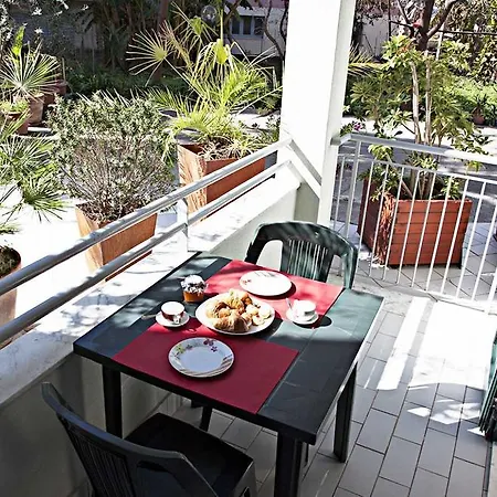 Book Your Place Apartment *